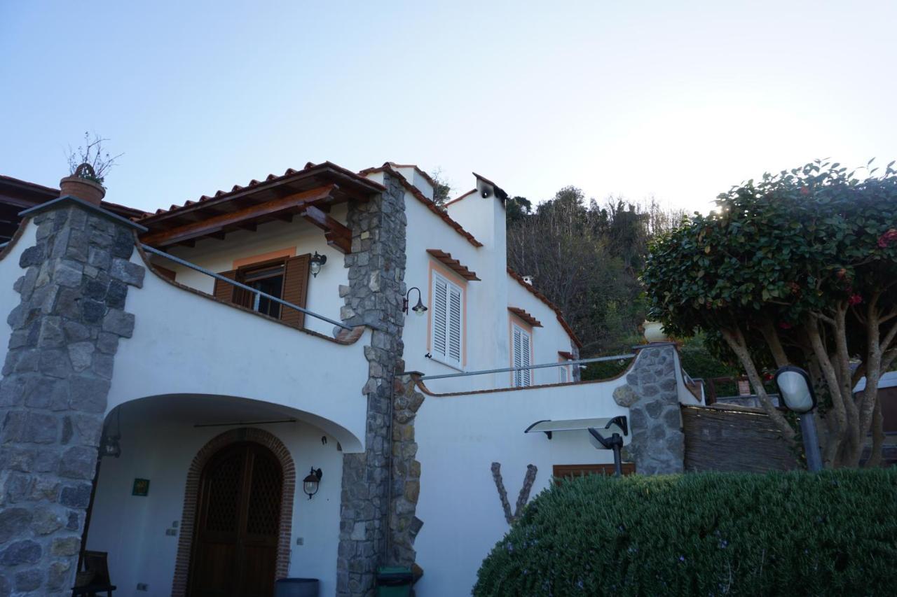 Relais Maison De Charles Иския Екстериор снимка