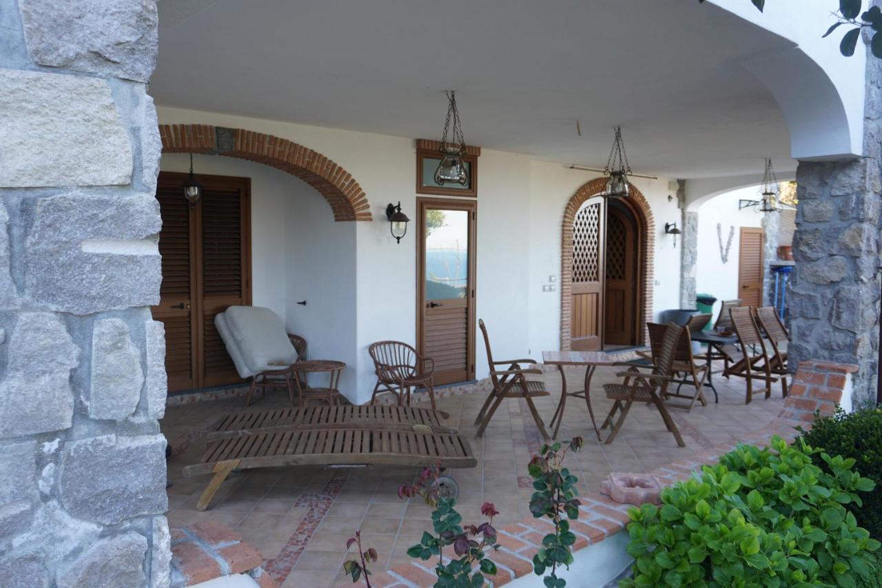 Relais Maison De Charles Иския Екстериор снимка
