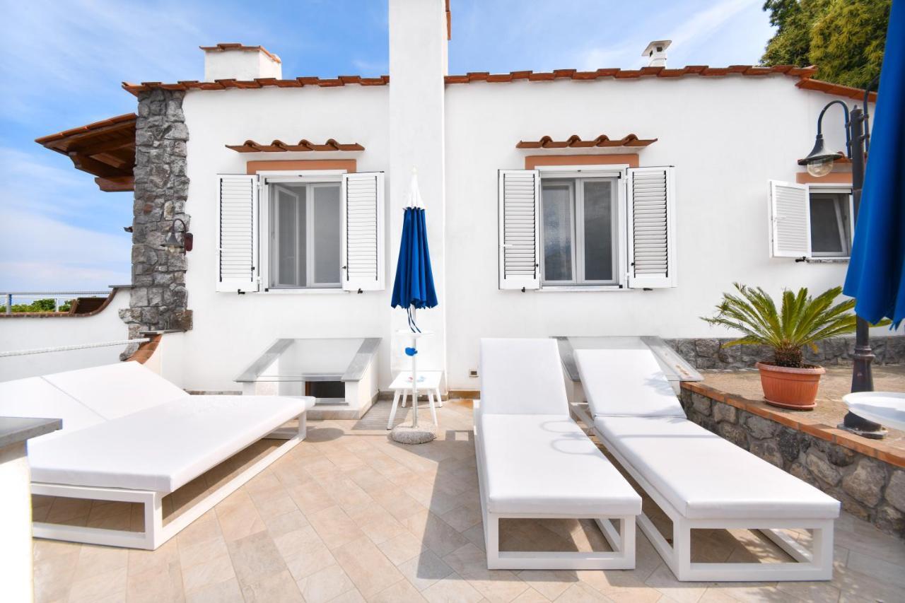 Relais Maison De Charles Иския Екстериор снимка