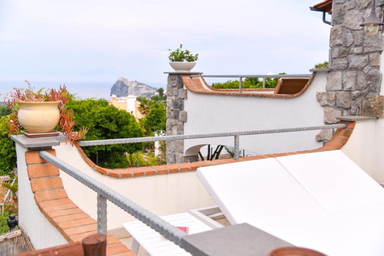 Relais Maison De Charles Иския Екстериор снимка