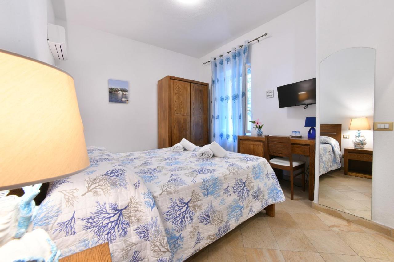 Relais Maison De Charles Иския Екстериор снимка