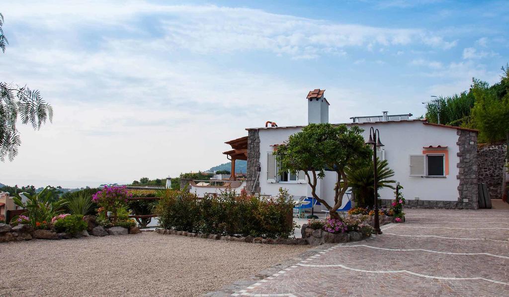 Relais Maison De Charles Иския Екстериор снимка