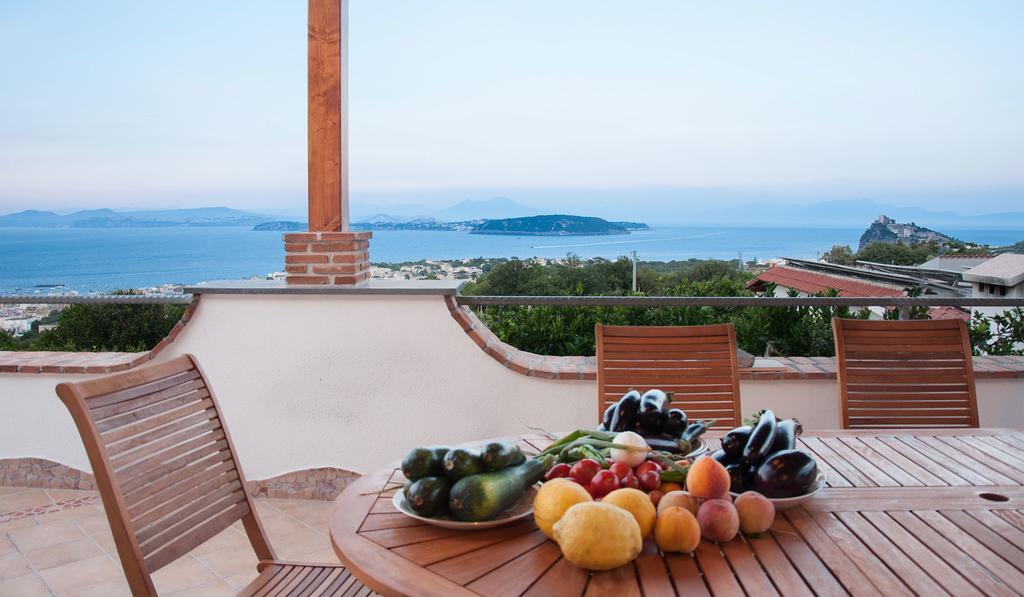 Relais Maison De Charles Иския Екстериор снимка